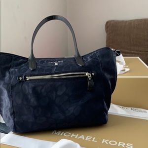MK tote kelsey medium nwot